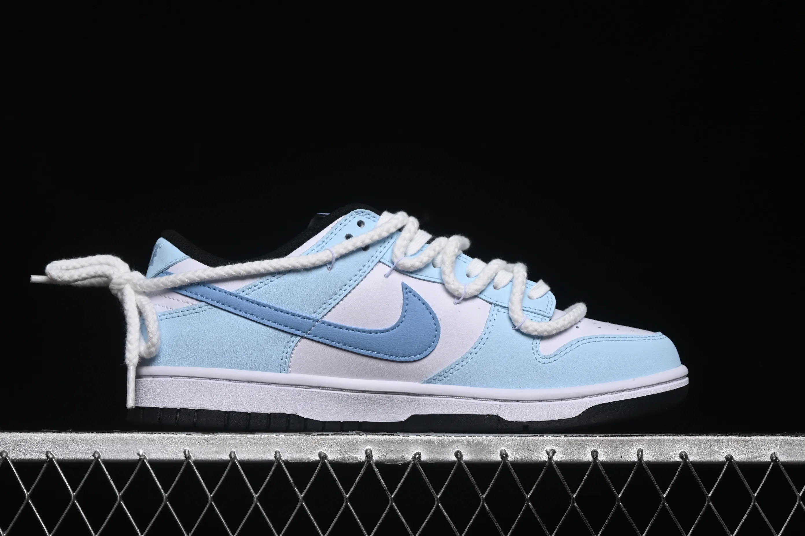 All categories Nk SB Dunk Series Nk SB Dunk Low High-end customized low-top sneakers Nike SB Dunk Low Blue Ocean Strappy low-top casual sneakers DD1503-101